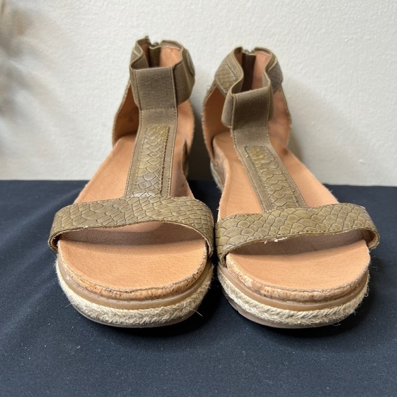 🌹 Adrienne Vittadini Green Brown Snakeskin Reptile Sandals 7.5 Platform Patrice - Picture 3 of 13